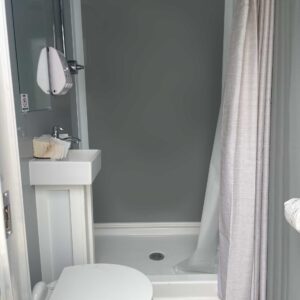 LUXURY COMBO SHOWER/RESTROOM TRAILER 3 STALL